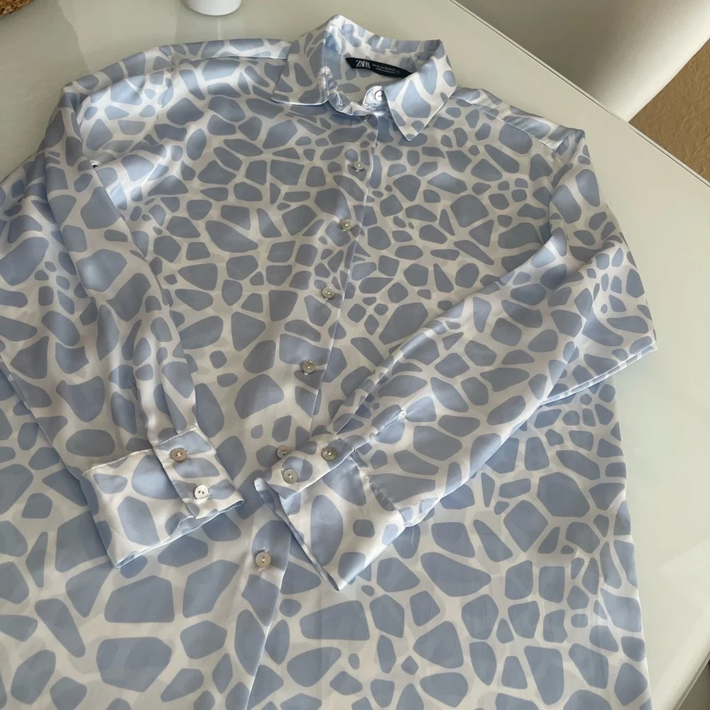 Zara Abstract Blue and White Blouse